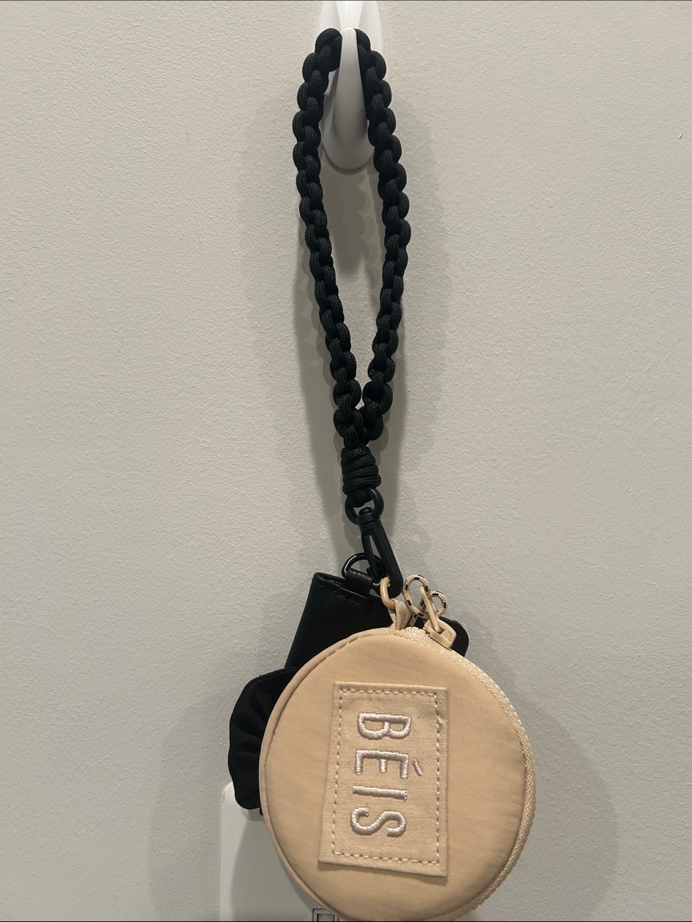 NEW Beis wristlet wallet and pouch